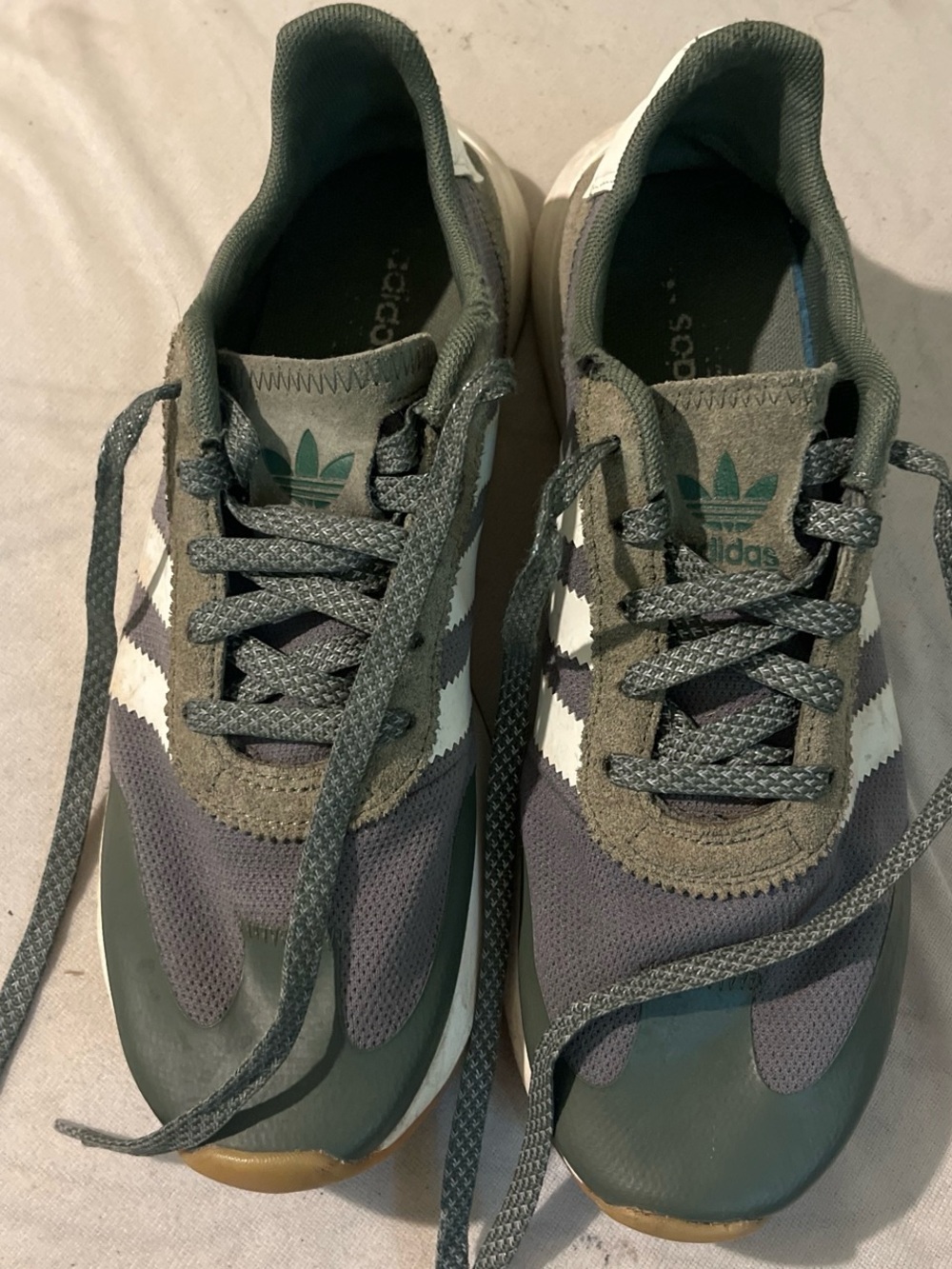 adidas Men’s Olive Green and White Casual Sneakers
